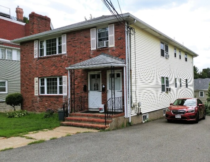 Primary Photo - 128 Fayette St