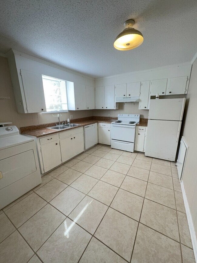 Foto del edificio - 205 Hammond Cir