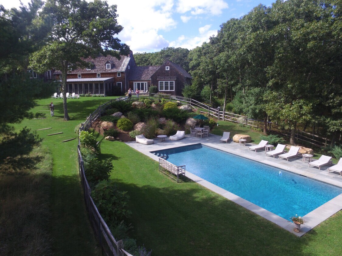 153 Middle Hwy, East Hampton, NY 11937 House Rental in East Hampton