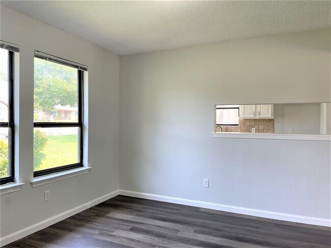 Building Photo - 2820 Chisolm Trail