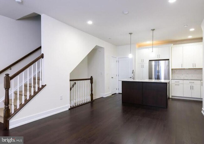 Foto del edificio - 103 Lakeview Ct