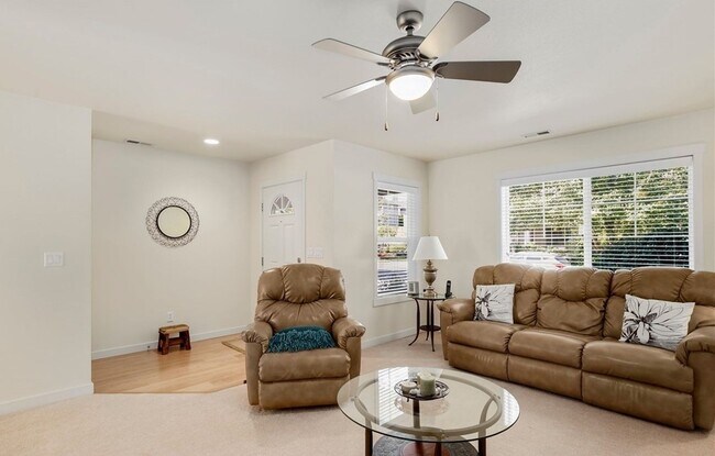 Foto del edificio - Snoqualmie home for rent - 3 bed, 2.5 bath, spacious loft.