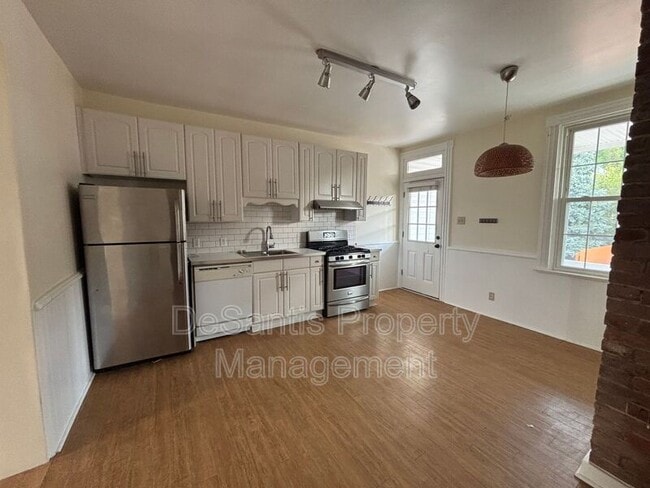Building Photo - 3037 Pulawski Wy