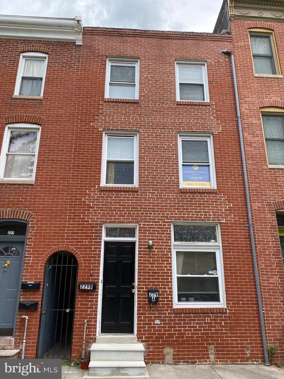 Building Photo - 229 S Ann St
