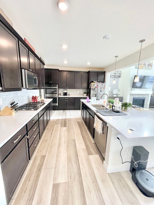 Foto del edificio - Immaculate Model Home for Rent -80016