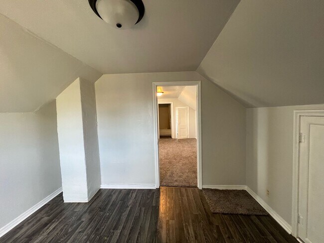 Building Photo - 405 E Watertown
