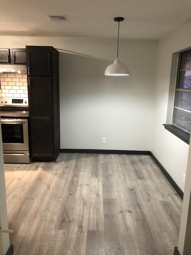 Foto del edificio - 1201 S Rockford Ave