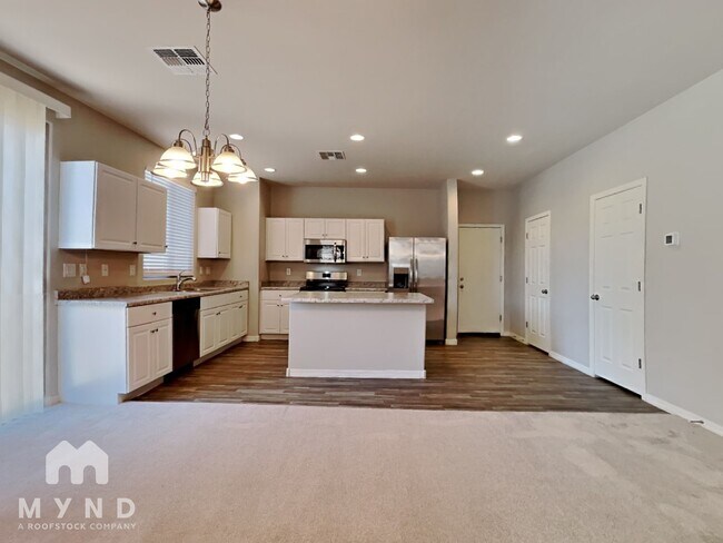 Building Photo - 5420 W Albeniz Pl