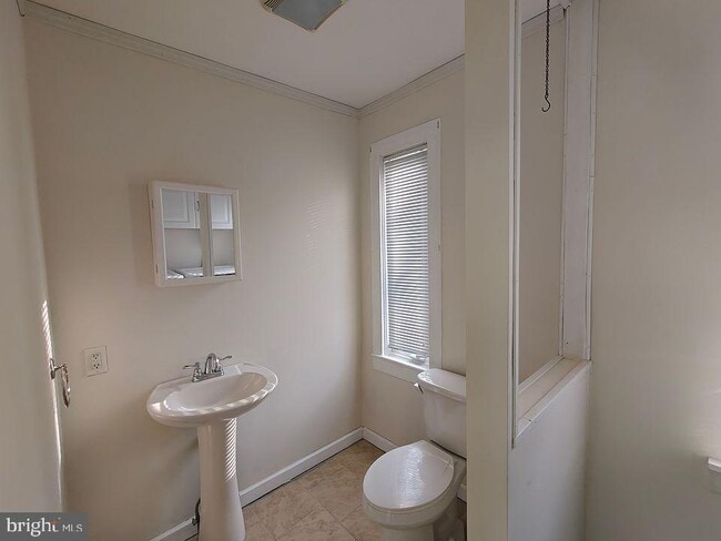 Building Photo - 509 Hallstead St