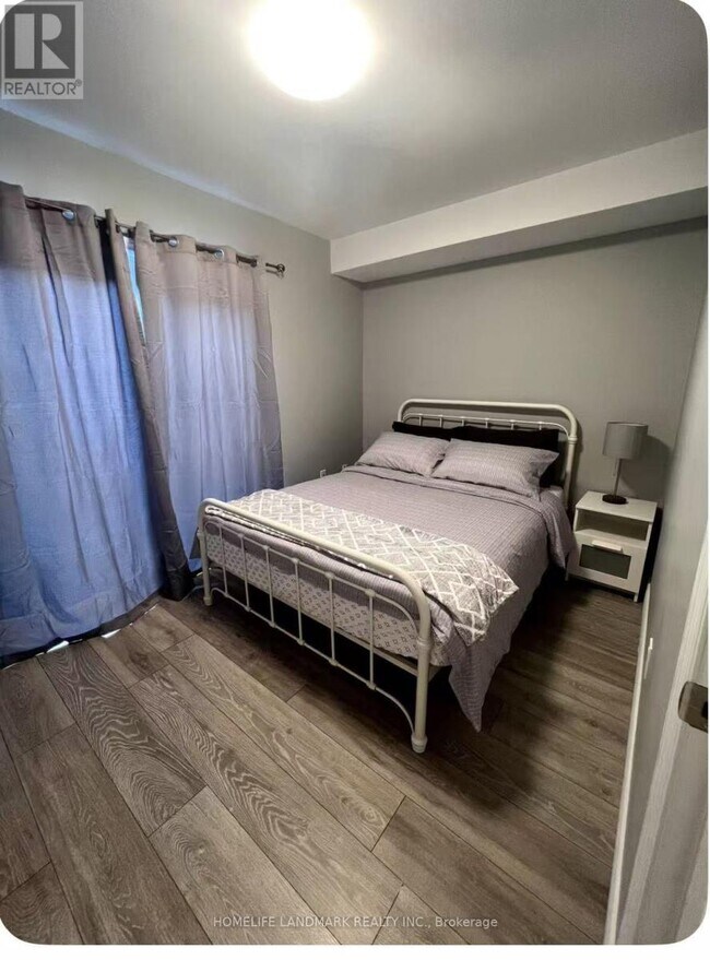 Photo du bâtiment - 122 Courtland Ave E