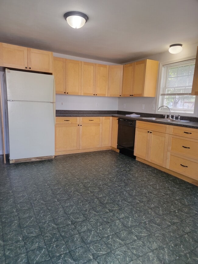 Kitchen - 266 Bell St