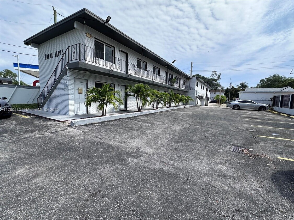 Primary Photo - 7824 NW 5th Ct