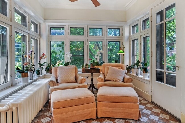 Terraza acristalada delantera - 2737 N Hampden Ct