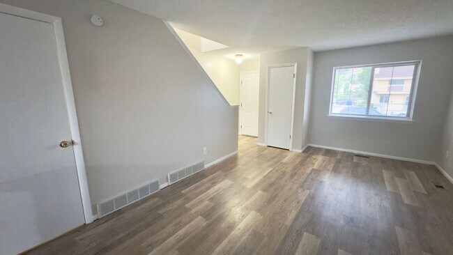 Foto del edificio - 2344 Split Rock Dr