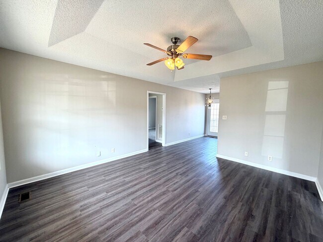 Foto del edificio - 935 Lindsey Dr