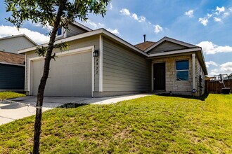 Building Photo - 2822 Millikan Dr