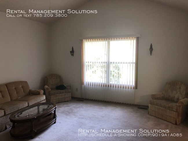 Building Photo - 2530 SW Ancaster Rd- 3 BED/2 BATH