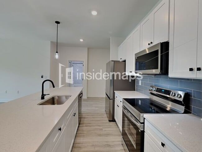 Foto del edificio - 214 Ichabod Ave