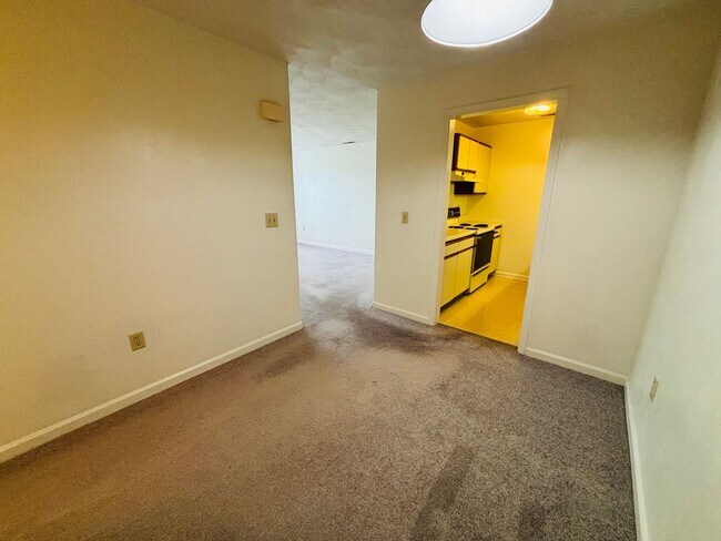 Foto del edificio - 2 Bedroom, 1 Bath Condo