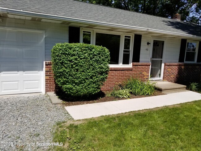 Foto del edificio - 412 Lane Hill Rd