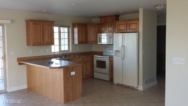 Building Photo - 1029 Redpoll Loop