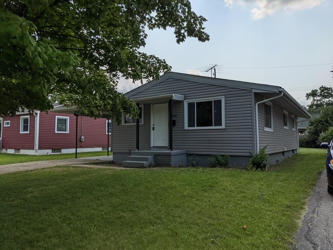 Building Photo - 4165 Maplegrove Dr
