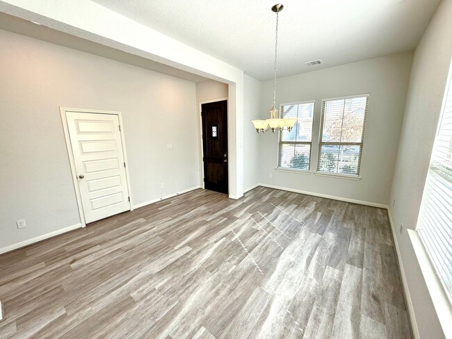 Foto del edificio - **APPLICATION RECEIVED** MOVE IN SPECIAL! ...