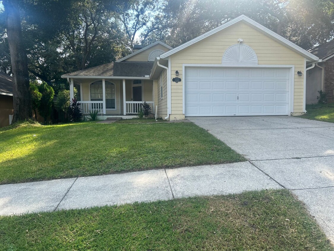 Primary Photo - The most charming home in Apopka could be ...