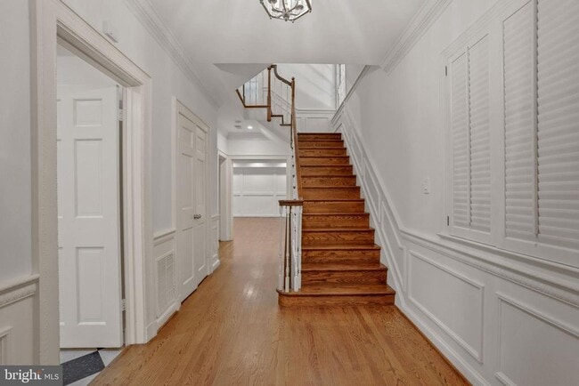 Building Photo - 4925 Weaver Terrace NW