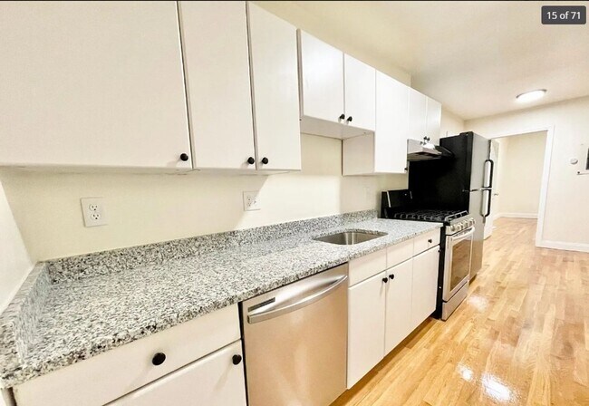 Foto del edificio - MODERN AND UPDATED 3BED IN SOUTHIE FOR $42...
