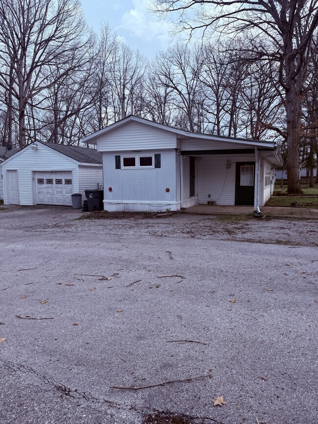 Building Photo - 11322 W Paradise Rd