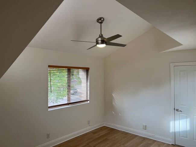 Building Photo - 9 Nutcracker Ln