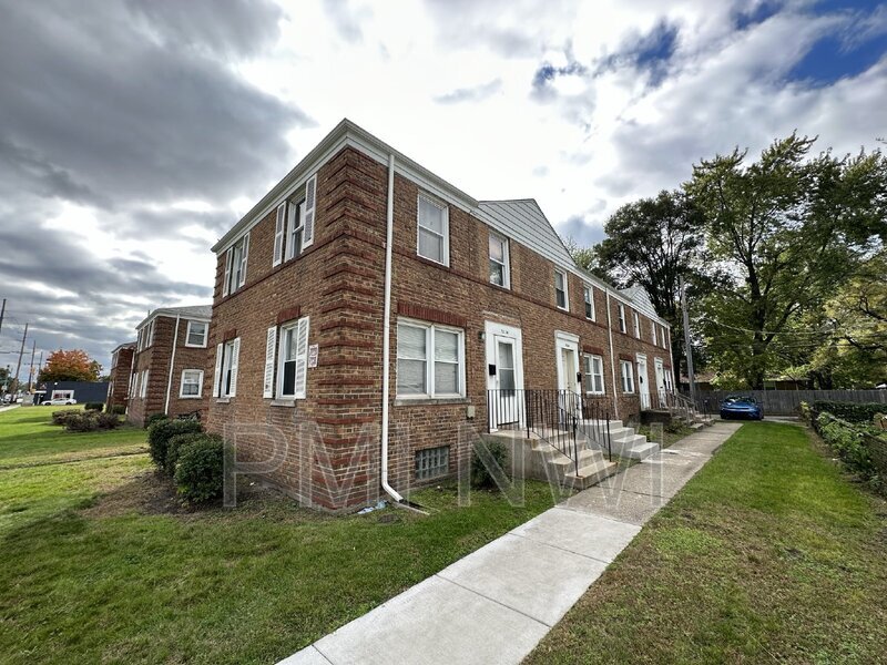 Primary Photo - 7230 Columbia Ave