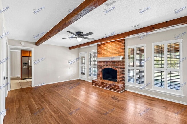 Foto del edificio - 606 Oak Ridge Dr