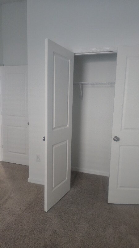 Foto del edificio - 4381 Riverbend Blvd