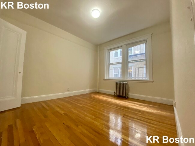 Building Photo - 1695 Commonwealth Ave