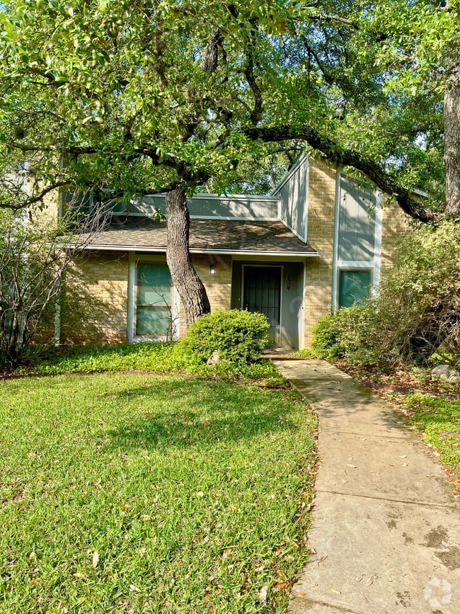 Building Photo - 13603 Forest Walk