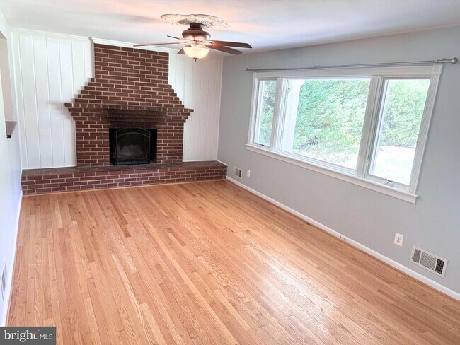 Foto del edificio - 90 Avondale Cir