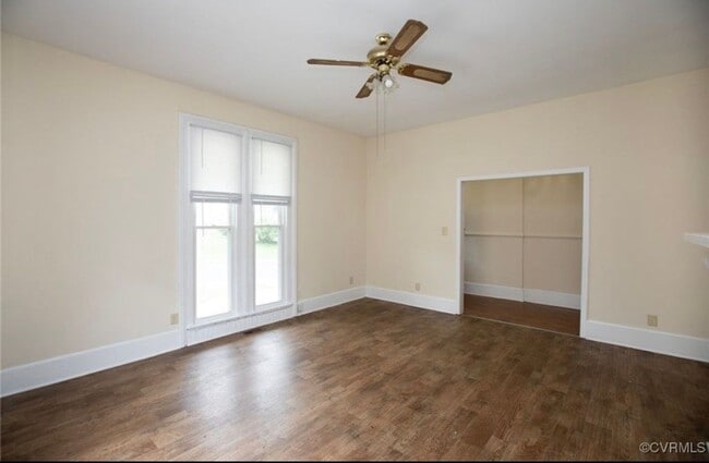 Building Photo - 410ES