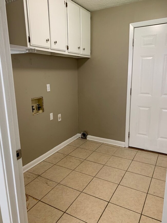 Foto del edificio - 2bed/1bath House NEW PAINT!