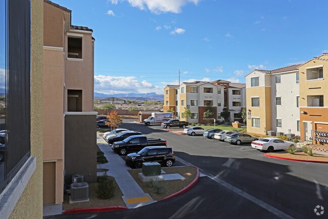 Comunidad - CHANDLER APARTMENT HOMES