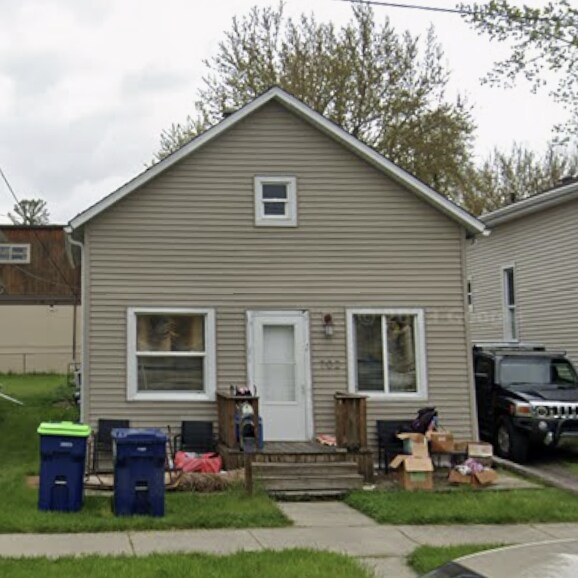 Foto principal - 702 N Catherine St