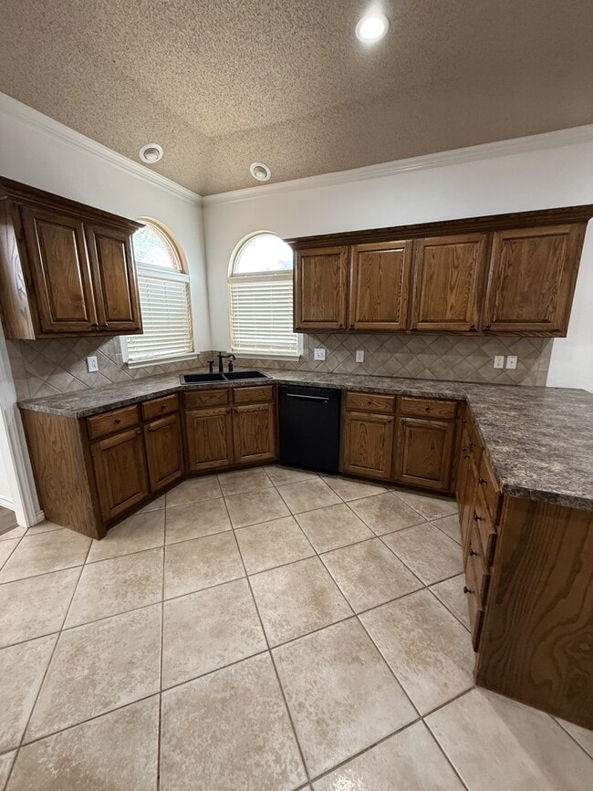 Foto del edificio - 5901 101st St