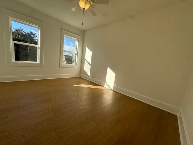 Foto del edificio - 5319 S Hoover St