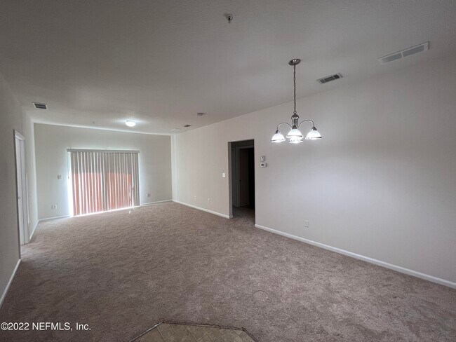 Foto del edificio - 3711 Kirkpatrick Cir
