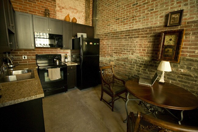 Foto del edificio - Montgomery Fair Lofts