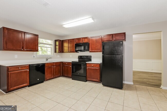 Foto del edificio - 665 Lakeridge Ct