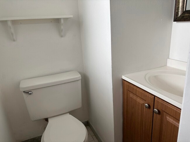 Building Photo - 8051 S Colony Cir