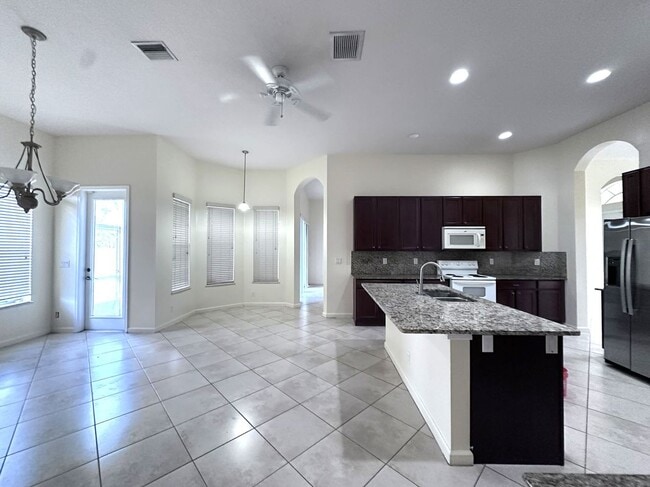 Foto del edificio - 6025 NW Wolverine Rd