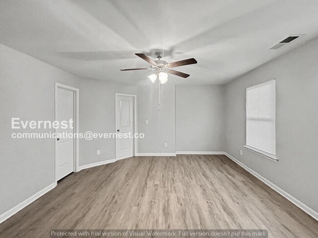 Building Photo - 3 Bed, 2.5 Bath Home with Attached Garage / Pet-Friendly / Available Now!